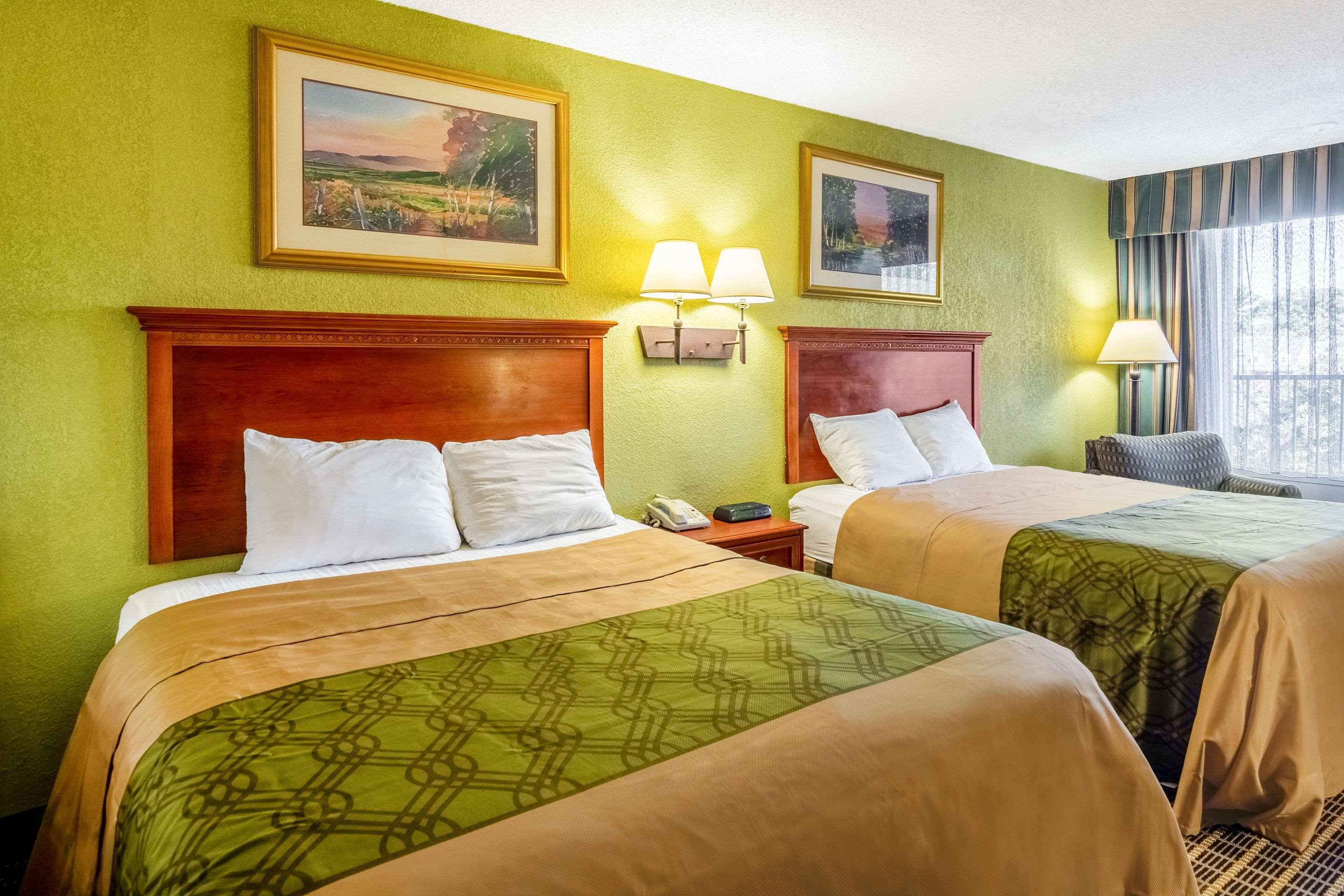 Rodeway Inn Central Richmond Bagian luar foto