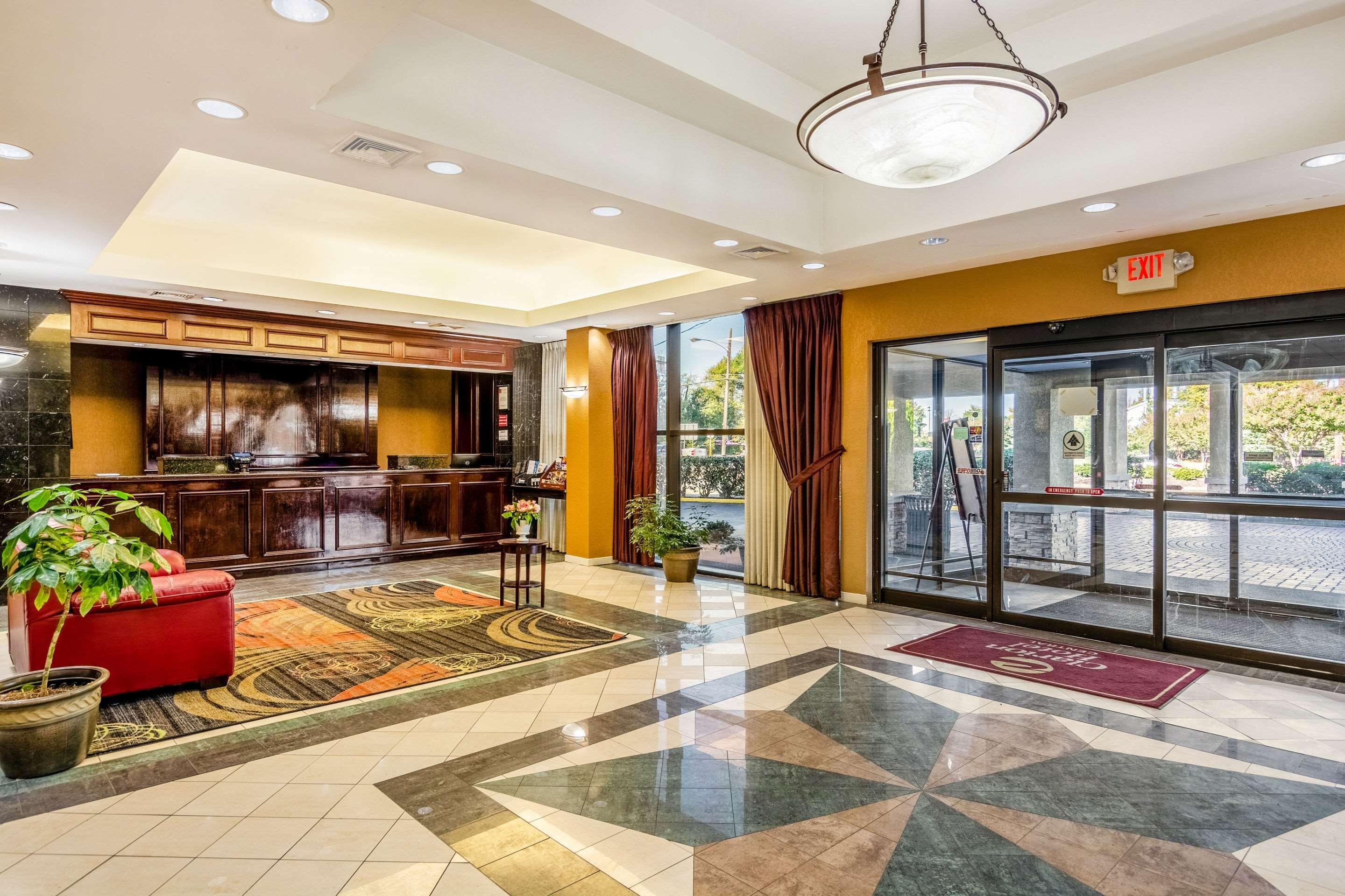 Rodeway Inn Central Richmond Bagian luar foto